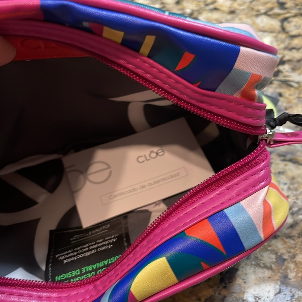 Makeup Bag - Picture 2 of 3